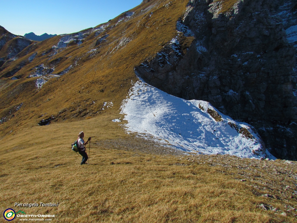 29 Ritorno alla Forcella di Valmora.JPG